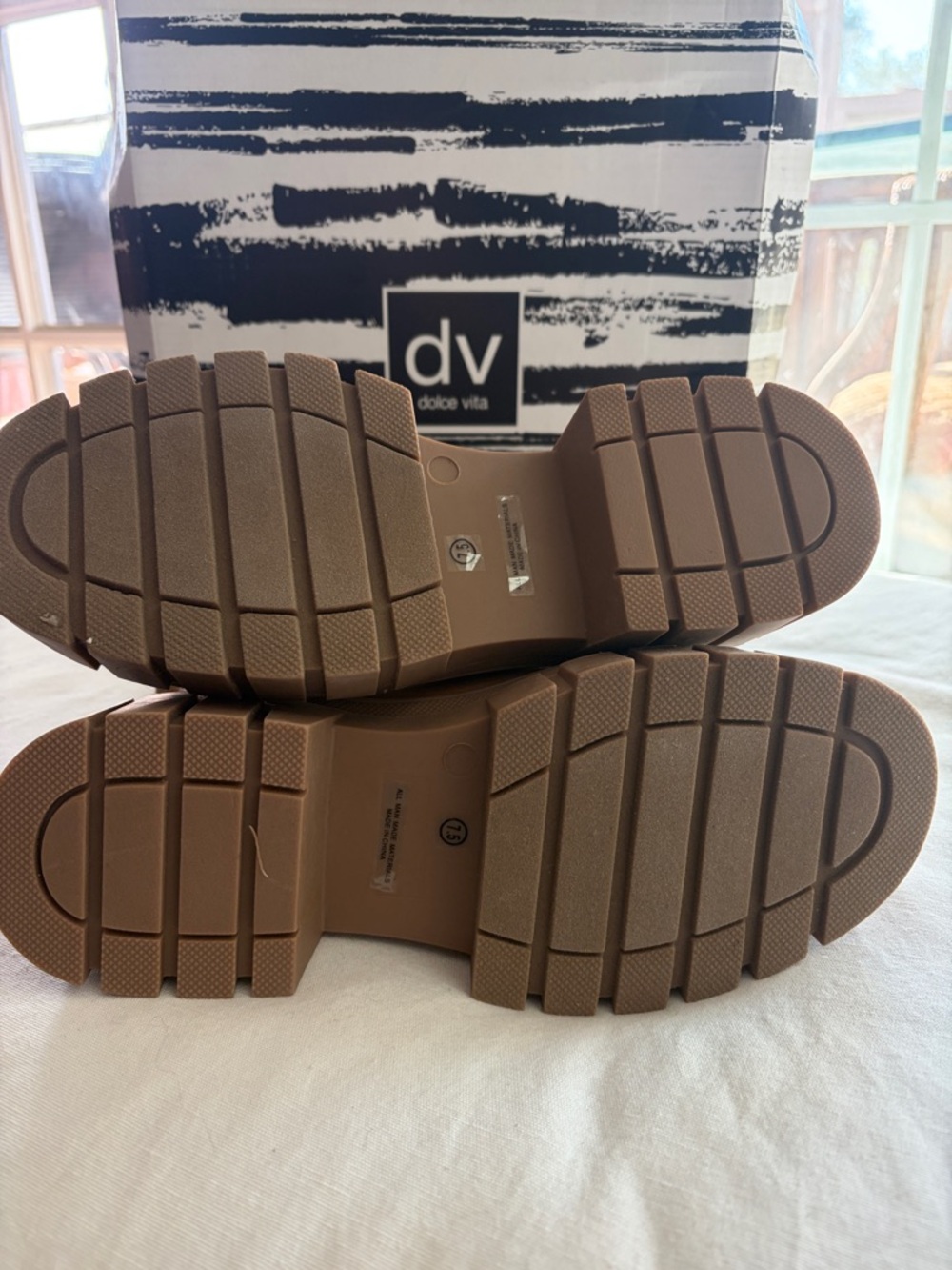 Dolce Vita Tan Chunky Lug Chelsea Booties - Picture 4 of 4